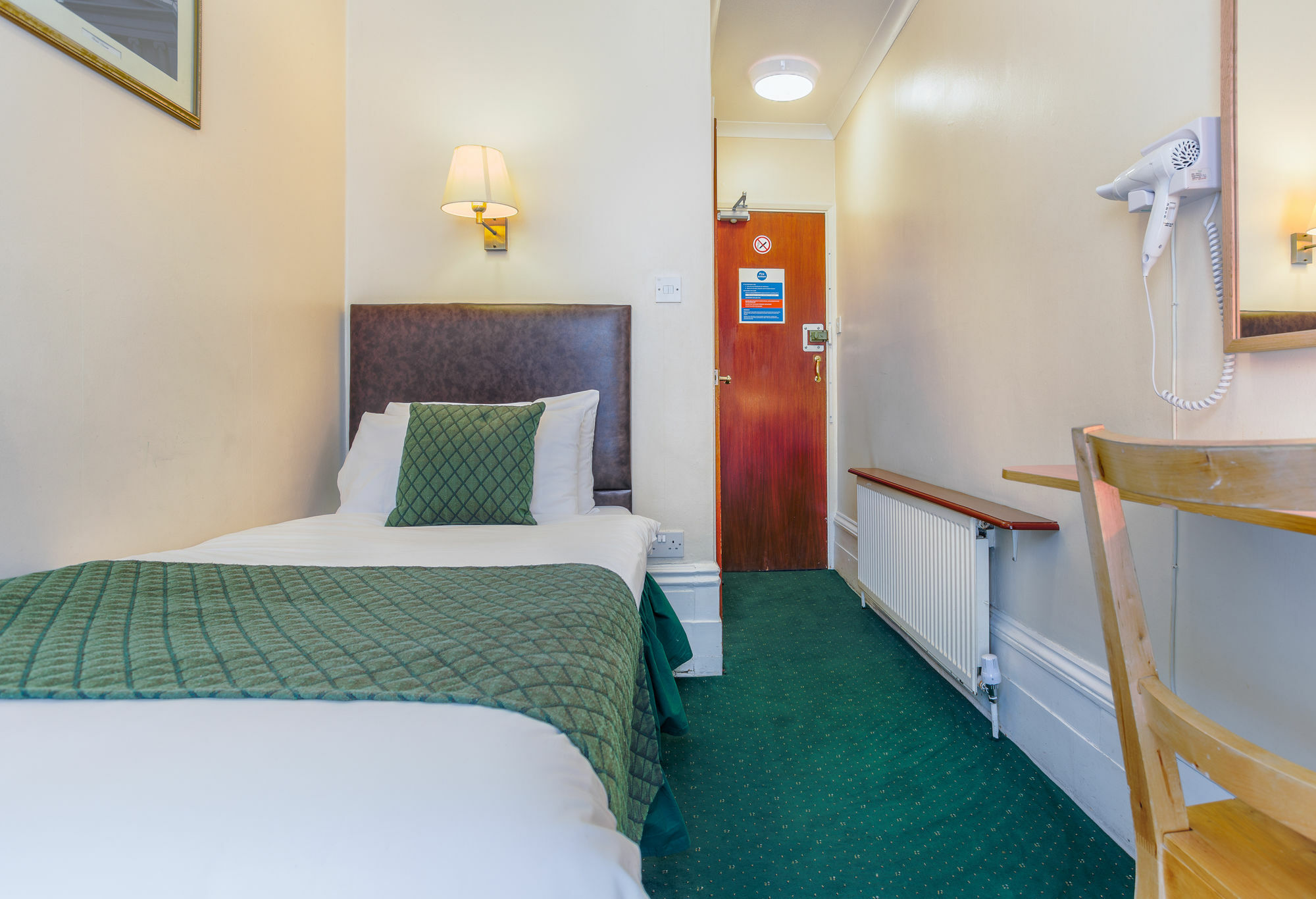 London Town Hotel Exterior photo